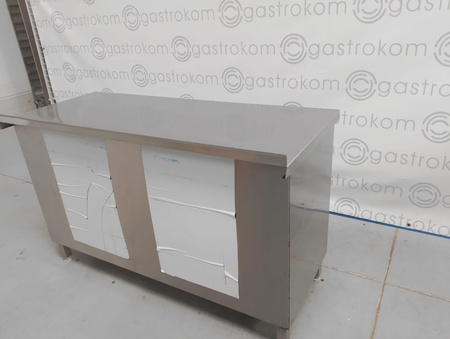 Stół przyścienny zabudowany z 3 stron 140x60