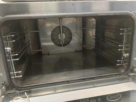 Piec konwekcyjny z nawilżeniem Unox Stefania XFT115