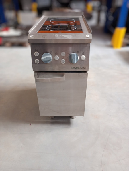 Kuchnia nastawna ceramiczna 5KW Stalgast 9705500 z podstawą 9703200