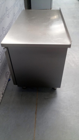 Stół chłodniczy 2-drzwiowy DORA METAL DM-94002-04 1325X700