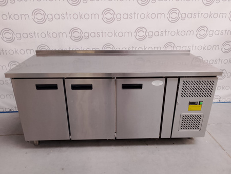 STÓŁ CHŁODNICZY 3-DRZWIOWY STALGAST 841036