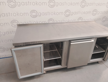 Stół chłodniczy 3-drzwiowy DM-94003-04