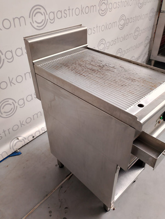 Płyta grillowa ryflowana 700.PBE-400 R-C na podstawie szafkowej