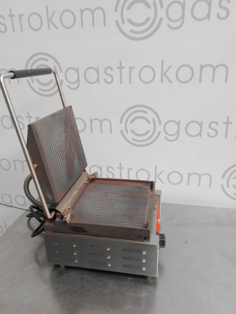Kontakt grill pojedynczy ryflowany 742012