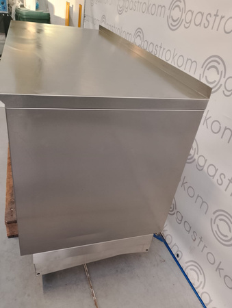 Stół przyścienny zabudowany z 2 półkami 160x70x85