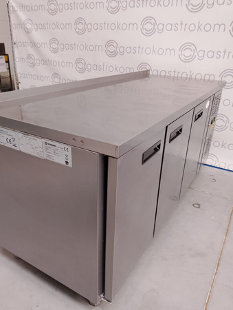 STÓŁ CHŁODNICZY 3-DRZWIOWY STALGAST 841036