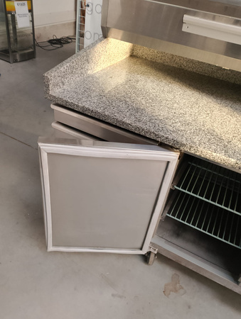 Stół chłodniczy do pizzy z granitowym blatem Yato YG-05310 + nadstawka