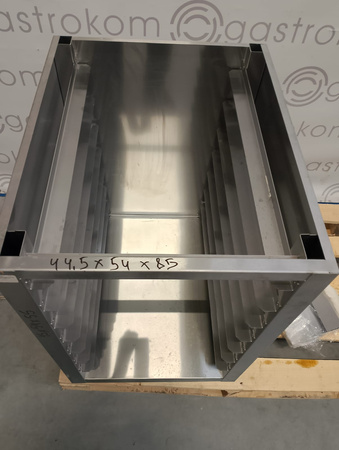 Box z prowadnicami na GN, cokół h-200 mm