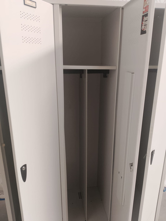 Szafka BHP ubraniowa trzydrzwiowa 180 cm x 120 cm