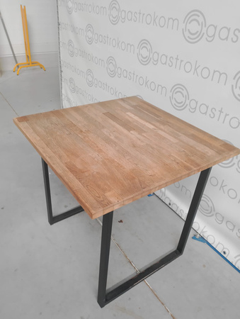 Stół z blatem drewnianym klejonym 80x80x77