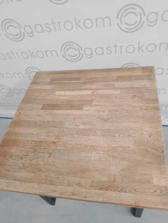 Stół z blatem drewnianym klejonym 80x80x77