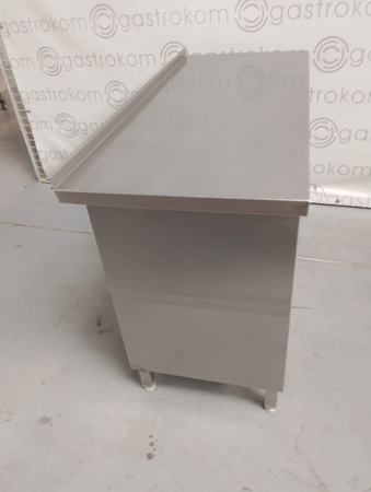 Stół przyścienny zabudowany z 3 stron 140x60