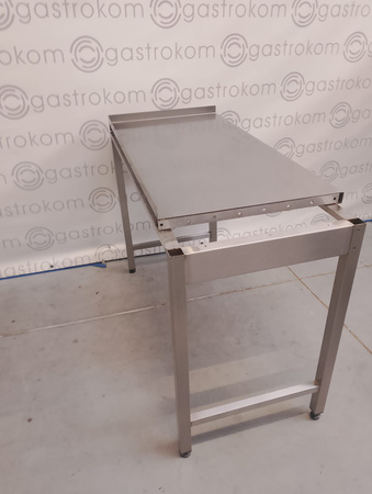 Stół 131,5x60x90 (blat nie na całości 117,5x60)