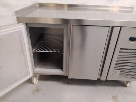 Stół chłodniczy 2-drzwiowy agregat boczny Lorien