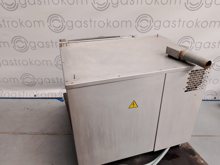 Piec konwekcyjno-parowy Retigo GN 2/3 O 623 z podstawą