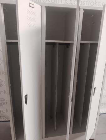 Szafka BHP ubraniowa trzydrzwiowa 180 cm x 120 cm