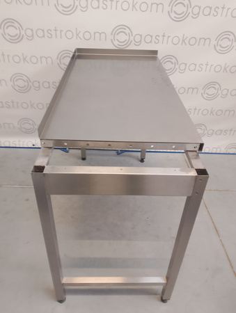 Stół 131,5x60x90 (blat nie na całości 117,5x60)