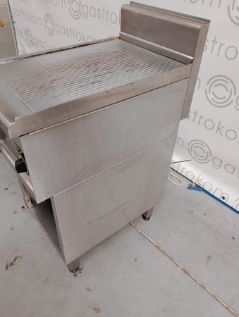 Płyta grillowa ryflowana 700.PBE-400 R-C na podstawie szafkowej