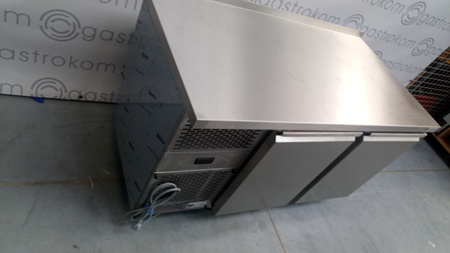 Stół chłodniczy 2-drzwiowy DORA METAL DM-94002-04 1325X700