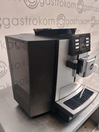 Ekspres ciśnieniowy automatyczny Jura X8