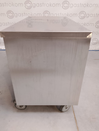 Stół ze stali nierdzewnej 120x60x85 centralny jezdny