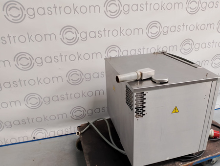 Piec konwekcyjno-parowy Retigo GN 2/3 O 623 z podstawą