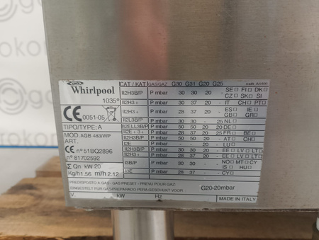 Kuchnia gazowa 4-palnikowa na podstawie otwartej Whirlpool AGB483/WP