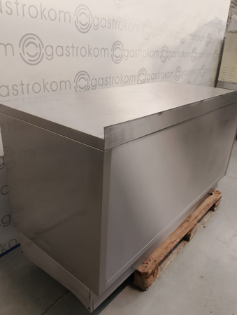 Stół przyścienny zabudowany z 2 półkami 160x70x85