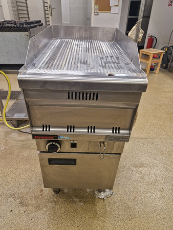 Płyta grillowa gazowa ryflowana Kromet 700.PBG-400R-C