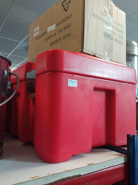 Pojemnik cateringowy termoizol.  GN 1/1 200 czerw. YG-09250