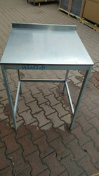 Stół ze wzmocnieniami 645x620x900